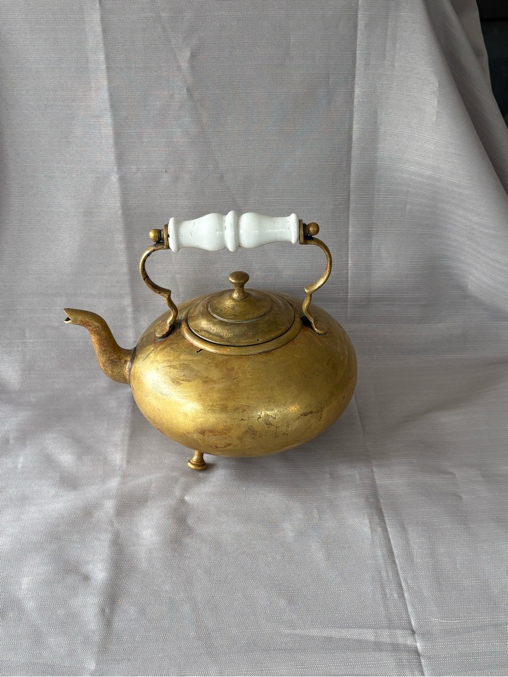 Vintage Brass Teapot with White Ceramic Handle - Classic Home Kitchen Kettle